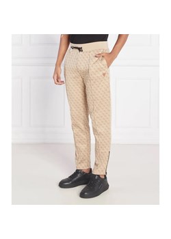 GUESS ACTIVE Spodnie dresowe KORBIN | Regular Fit ze sklepu Gomez Fashion Store w kategorii Spodnie męskie - zdjęcie 185011214