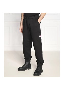 Tommy Jeans Spodnie dresowe BADGE | Regular Fit ze sklepu Gomez Fashion Store w kategorii Spodnie męskie - zdjęcie 185012600