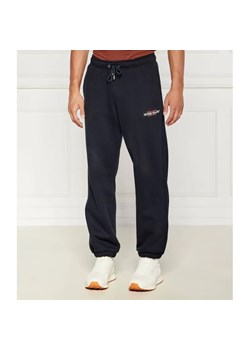 Guess Jeans Spodnie dresowe | Regular Fit ze sklepu Gomez Fashion Store w kategorii Spodnie męskie - zdjęcie 185012933