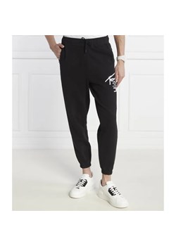 Tommy Jeans Spodnie dresowe | Regular Fit ze sklepu Gomez Fashion Store w kategorii Spodnie męskie - zdjęcie 185013350