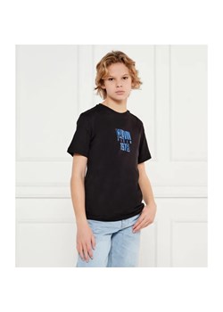 Calvin Klein Jeans T-shirt | Regular Fit ze sklepu Gomez Fashion Store w kategorii T-shirty chłopięce - zdjęcie 185013673