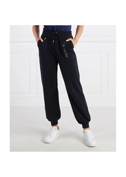 EA7 Spodnie dresowe | Regular Fit ze sklepu Gomez Fashion Store w kategorii Spodnie damskie - zdjęcie 185013723