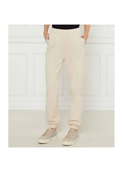 Calvin Klein Jeans Spodnie dresowe | Regular Fit ze sklepu Gomez Fashion Store w kategorii Spodnie damskie - zdjęcie 185013814