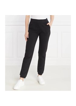 EA7 Spodnie dresowe | Regular Fit ze sklepu Gomez Fashion Store w kategorii Spodnie damskie - zdjęcie 185014214