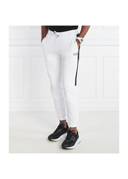 EA7 Spodnie dresowe | Regular Fit ze sklepu Gomez Fashion Store w kategorii Spodnie męskie - zdjęcie 185015381
