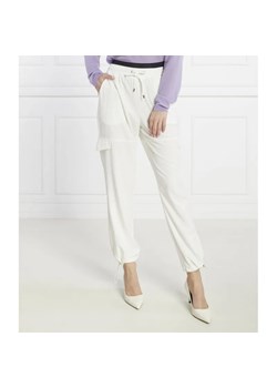 Liu Jo Sport Spodnie dresowe | Regular Fit ze sklepu Gomez Fashion Store w kategorii Spodnie damskie - zdjęcie 185015492