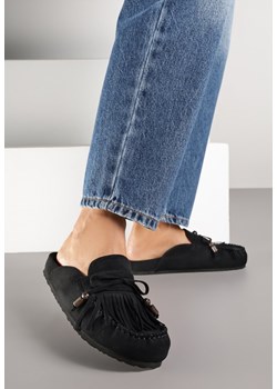 Czarne Klapki Ozdobione Kokardą i Frędzlami Felindrise - id: 9716-38-BLACK - marki Renee - 185019831 Czarne Klapki Ozdobione Kokardą i Frędzlami Felindrise ze sklepu renee.pl w kategorii Klapki damskie - zdjęcie 185019831