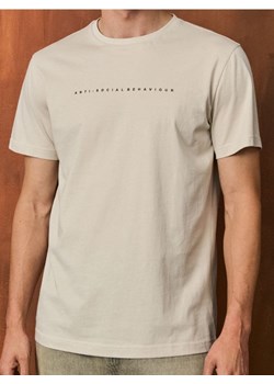 Sinsay - Koszulka z nadrukiem - beżowy ze sklepu Sinsay w kategorii T-shirty męskie - zdjęcie 185020923