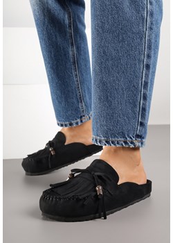Czarne Klapki z Frędzlami i Kokardą Narialla - id: 397051 - marki born2be - 185021012 Czarne Klapki z Frędzlami i Kokardą Narialla ze sklepu born2be.pl w kategorii Klapki damskie - zdjęcie 185021012