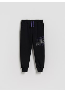 Reserved - Spodnie Los Angeles Lakers NBA - czarny ze sklepu Reserved w kategorii Spodnie chłopięce - zdjęcie 185031372