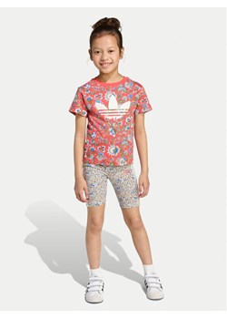 adidas Komplet t-shirt i spodenki Liberty London JV7721 Czerwony Slim Fit ze sklepu MODIVO w kategorii Komplety dziewczęce - zdjęcie 185034570