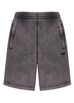 adidas Szorty sportowe Premium Essentials Retro JD0233 Szary Regular Fit ze sklepu MODIVO w kategorii Spodenki męskie - zdjęcie 185039091