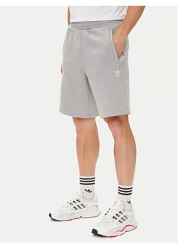 adidas Szorty sportowe Trefoil Essentials JY6266 Szary Regular Fit ze sklepu MODIVO w kategorii Spodenki męskie - zdjęcie 185039143