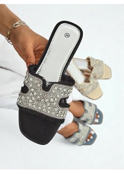 Royalfashion Klapki damskie z cyrkoniami CrystalEase ze sklepu royalfashion.pl w kategorii Klapki damskie - zdjęcie 185041862