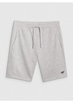 Męskie spodenki dresowe 4F 4FWMM00TSHOM543 - szare ze sklepu Sportstylestory.com w kategorii Spodenki męskie - zdjęcie 185050090