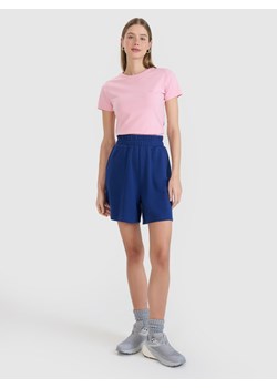 Damskie spodenki dresowe 4F 4FWMM00TSHOF771 - granatowe ze sklepu Sportstylestory.com w kategorii Szorty - zdjęcie 185050100