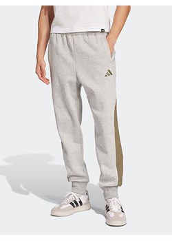 adidas Spodnie dresowe w kolorze szarym ze sklepu Limango Polska w kategorii Spodnie męskie - zdjęcie 185054760