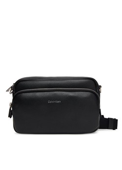 Saszetka Calvin Klein Raised Camera Bag LV04D3159G Czarny ze sklepu eobuwie.pl w kategorii Saszetki - zdjęcie 185055890