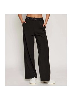 Calvin Klein Performance Spodnie | Relaxed fit ze sklepu Gomez Fashion Store w kategorii Spodnie damskie - zdjęcie 185059000