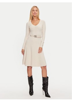 Marciano Guess Sukienka dzianinowa Luna 4BGK00 5613Z Écru Regular Fit ze sklepu MODIVO w kategorii Sukienki - zdjęcie 185059551