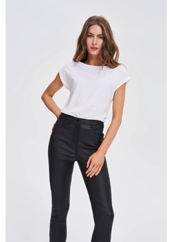 T-shirt z bawełny biały ze sklepu Moodo.pl w kategorii Bluzki damskie - zdjęcie 185059892