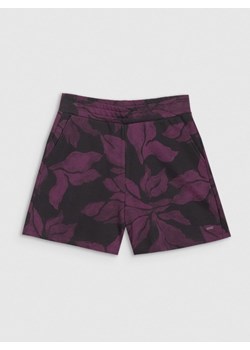 Damskie spodenki dresowe 4F 4FRSS25TSHOF708 - fioletowe ze sklepu Sportstylestory.com w kategorii Szorty - zdjęcie 185062444