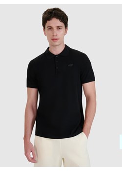 Męska koszulka polo 4F 4FWMM00TPTSM366 - czarna ze sklepu Sportstylestory.com w kategorii T-shirty męskie - zdjęcie 185062473