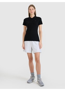Damskie spodenki dresowe 4F 4FWMM00TSHOF771 - szare ze sklepu Sportstylestory.com w kategorii Szorty - zdjęcie 185062484
