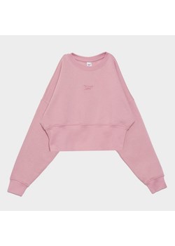 REEBOK BLUZA RICHARD CROPPED CREWNECK SWEATSHIRT ze sklepu JD Sports  w kategorii Bluzy damskie - zdjęcie 185074783