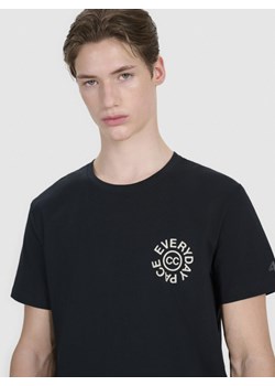 Męski t-shirt z nadrukiem 4F 4FWSS25TTSHM1980 - czarny ze sklepu Sportstylestory.com w kategorii T-shirty męskie - zdjęcie 185137420