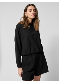 Damska bluza dresowa nierozpinana z kapturem Outhorn OTHWSS24TSWSF1631 - czarna ze sklepu Sportstylestory.com w kategorii Bluzy damskie - zdjęcie 185137483