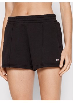 Tommy Jeans Szorty sportowe Essential DW0DW12626 Czarny Regular Fit ze sklepu MODIVO w kategorii Szorty - zdjęcie 185362431