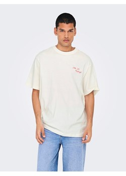 ONLY &amp; SONS Koszulka &quot;Milo&quot; w kolorze biało-czerwonym ze sklepu Limango Polska w kategorii T-shirty męskie - zdjęcie 185364641
