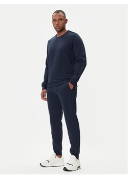 Emporio Armani Underwear Dres EM001922 AF14976 UB102 Granatowy Regular Fit ze sklepu MODIVO w kategorii Dresy męskie - zdjęcie 185372024