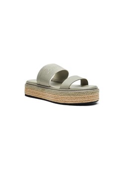 Calvin Klein Skórzane klapki ze sklepu Gomez Fashion Store w kategorii Klapki damskie - zdjęcie 185378521