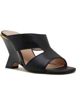 Pinko Skórzane klapki DARLY 06 ze sklepu Gomez Fashion Store w kategorii Klapki damskie - zdjęcie 185378652