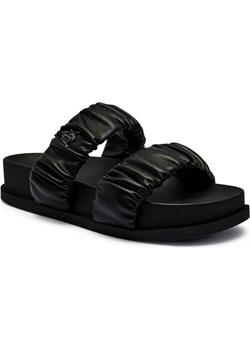Armani Exchange Klapki ze sklepu Gomez Fashion Store w kategorii Klapki damskie - zdjęcie 185378723
