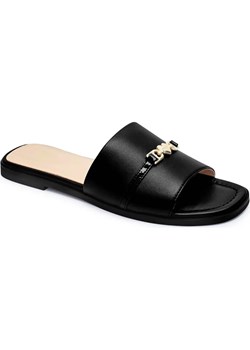 Love Moschino Skórzane klapki ze sklepu Gomez Fashion Store w kategorii Klapki damskie - zdjęcie 185378741