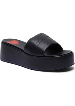 Love Moschino Skórzane klapki ze sklepu Gomez Fashion Store w kategorii Klapki damskie - zdjęcie 185378780