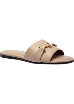 BOSS BLACK Skórzane klapki Emberlyn_Slid10 ze sklepu Gomez Fashion Store w kategorii Klapki damskie - zdjęcie 185378983