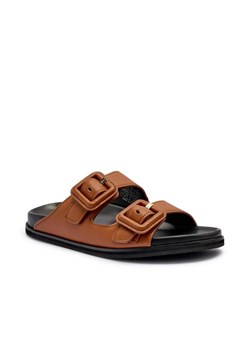 BOSS BLACK Skórzane klapki Freyah ze sklepu Gomez Fashion Store w kategorii Klapki damskie - zdjęcie 185379014