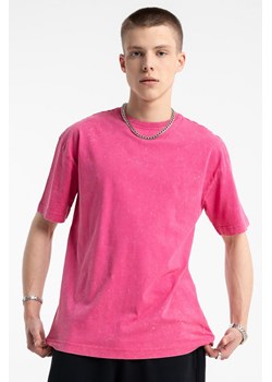 Różowy t-shirt z efektem sprania, rozmiar - 146, kolor - różowy ze sklepu REPORTER w kategorii T-shirty chłopięce - zdjęcie 185388990