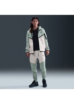 Męskie dzianinowe joggery Nike Tech - Szary ze sklepu Nike poland w kategorii Spodnie męskie - zdjęcie 185389633