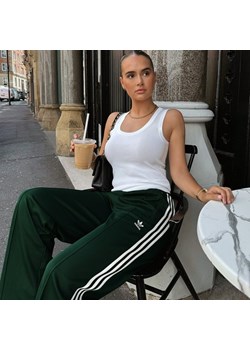 ADIDAS SPODNIE ADICOLOR CLASSIC TRACK PANT ze sklepu JD Sports  w kategorii Spodnie damskie - zdjęcie 185393891