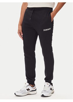Napapijri Spodnie dresowe M-Gori Wint NP0A88UH Czarny Relaxed Fit ze sklepu MODIVO w kategorii Spodnie męskie - zdjęcie 185397240