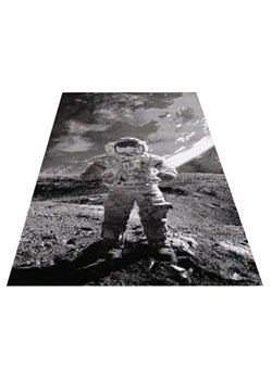 Designerski dywan dla nastolatka Romtix - astronauta 3 ze sklepu Edinos.pl w kategorii Tekstylia dziecięce - zdjęcie 185399753