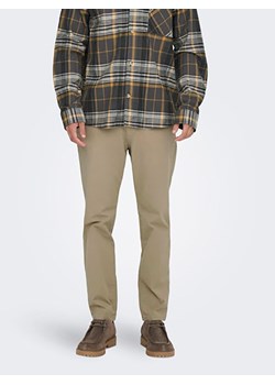ONLY &amp; SONS Spodnie chino w kolorze beżowym ze sklepu Limango Polska w kategorii Spodnie męskie - zdjęcie 185403861