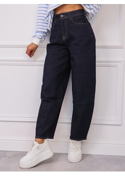 SPODNIE JEANSOWE MOM FIT- GRANATOWE ze sklepu olika.com.pl w kategorii Jeansy damskie - zdjęcie 185408003