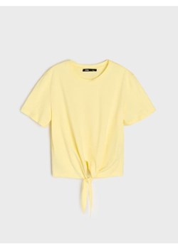 Sinsay - Koszulka wiązana w talii - yellow jeans ze sklepu Sinsay w kategorii Bluzki damskie - zdjęcie 185409950