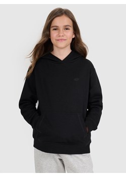 Dziewczęca bluza nierozpinana z kapturem 4F 4FJRMM00TSWSF2465 - czarna ze sklepu Sportstylestory.com w kategorii Bluzy dziewczęce - zdjęcie 185410542